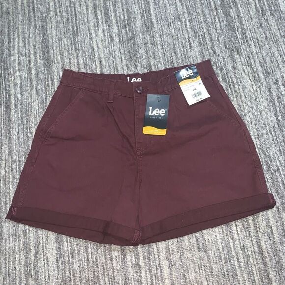 Lee Womens Size 4 Relaxed Fit Denim Jean Shorts Burgundy Flat Front NWT - Picture 1 of 11
